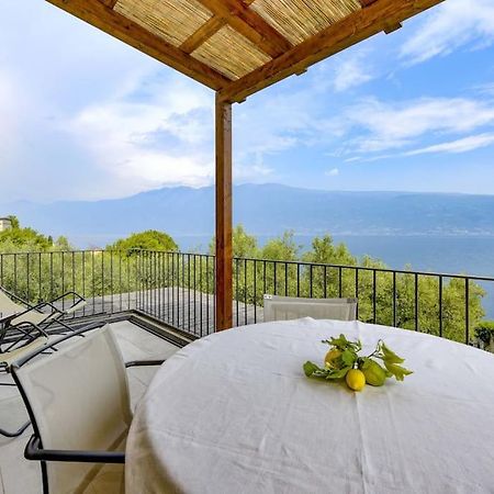 Oleandro Apartment Directly On The Lake Гарньяно Экстерьер фото